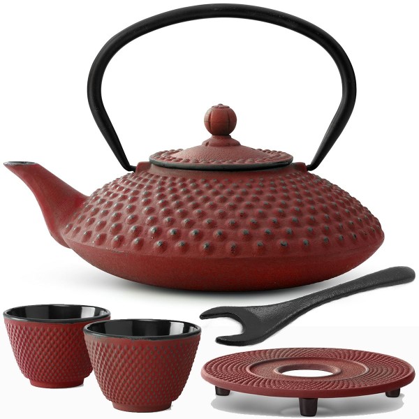 rote gusseiserne Teekanne Set Xilin mit Untersetzer 2 Becher & Deckelheber 1,25 Liter