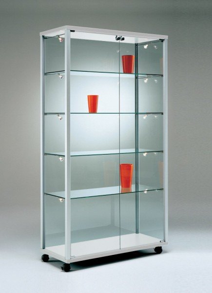 breite beleuchtete Ausstellungs-Vitrine Sicherheitsglas abschließbar 80 cm mit Glasrückwand / auf Rollen