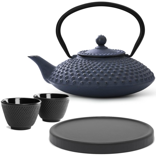 Bredemeijer Gusseisen Teekanne 1250 ml blau Teekannen Set mit Holz Untersetzer & 2 Teebecher