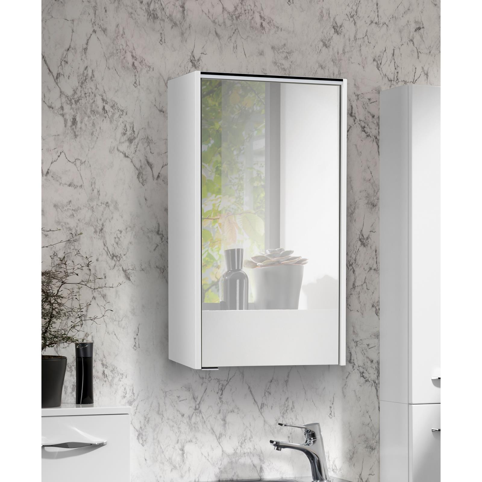 Fackelmann weißer Spiegelschrank mit LED Beleuchtung & Steckdose |  MM-ComSale | Spiegelschränke