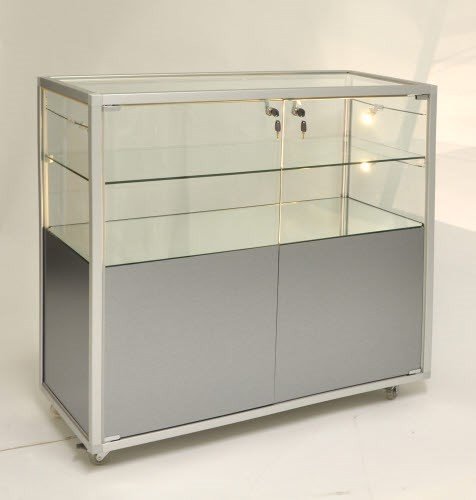 Glas-Standvitrine Ausstellung mit Staufach abschließbar 98 cm ohne Spiegelrückwand / auf Rollen