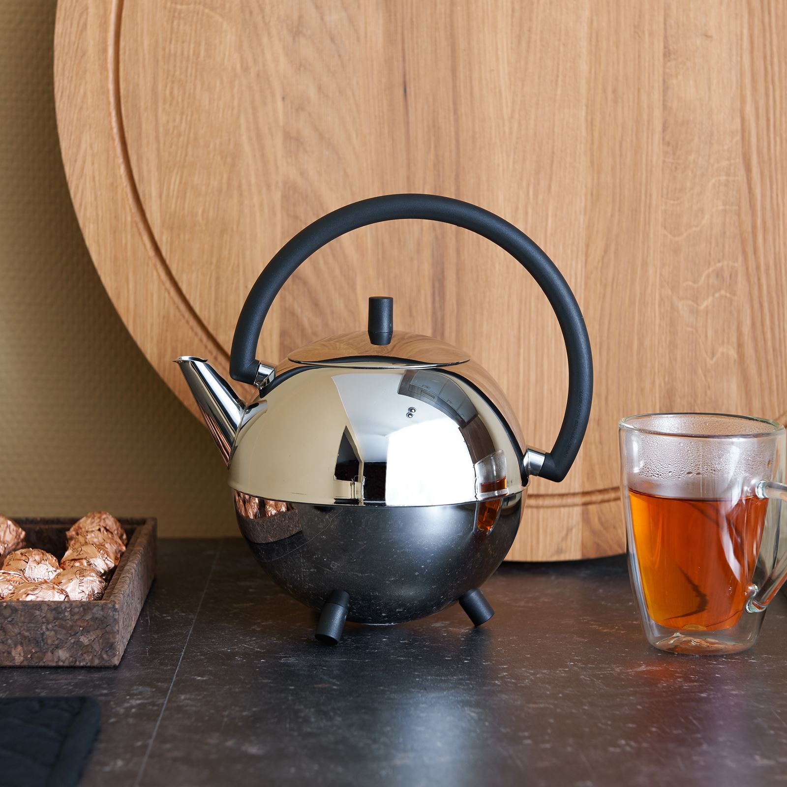 glänzende doppelwandige Edelstahl Teekanne 1.2 Liter schwarzer Griff