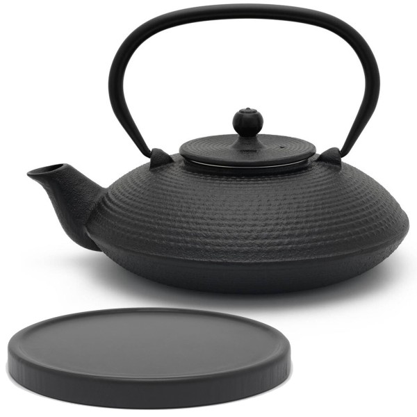 Bredemeijer kleine Guss Teekanne Set Yunnan 0.8 Liter mit schwarzem Holz Untersetzer